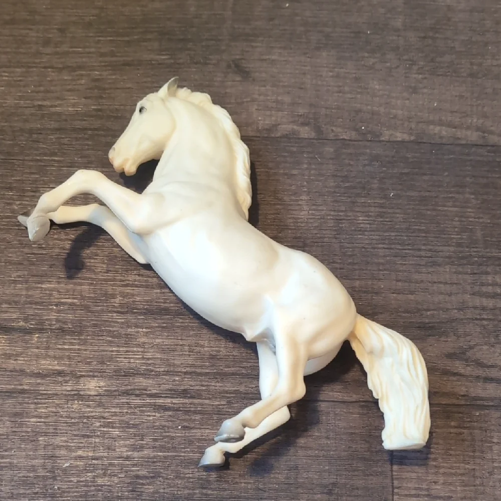 Vintage Breyer #30 King The Fighting Stallion - Picture 1 of 2